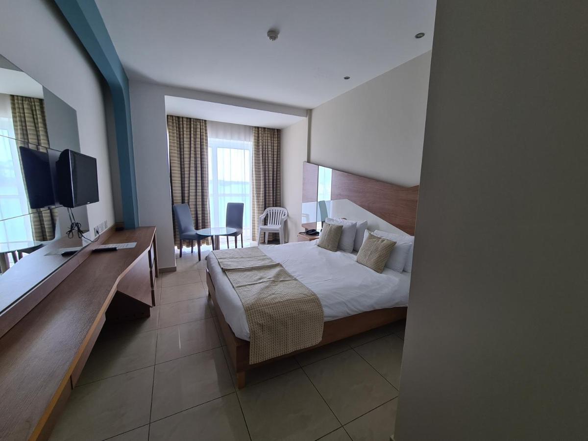 Water'S Edge Hotel Birżebbuġa Exterior foto