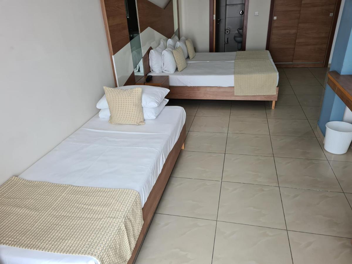 Water'S Edge Hotel Birżebbuġa Habitación foto