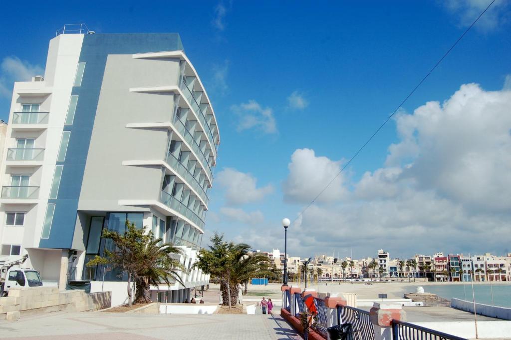 Water'S Edge Hotel Birżebbuġa Exterior foto